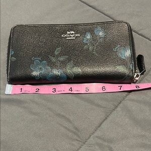EUC COACH ZIP WALLET WITH VICTORIAN FLORAL PRINT
